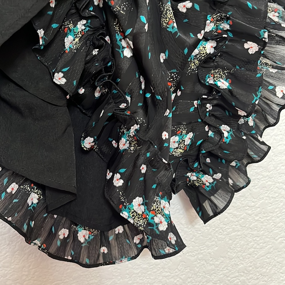 Elliatt Floral Ruffle Romper - Picture 11 of 17